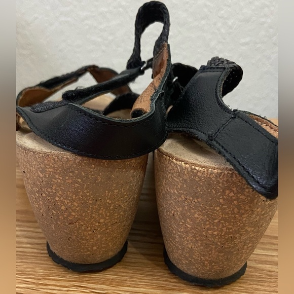 Taos Footwear Women's Julia Wedge Strappy Sandals Black Sz 8-8.5 - Picture 9 of 11
